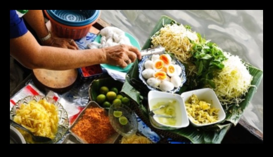 ספארי אוכל רחוב: חווה את המיטב של הרפתקאות קולינריות אסייתיות