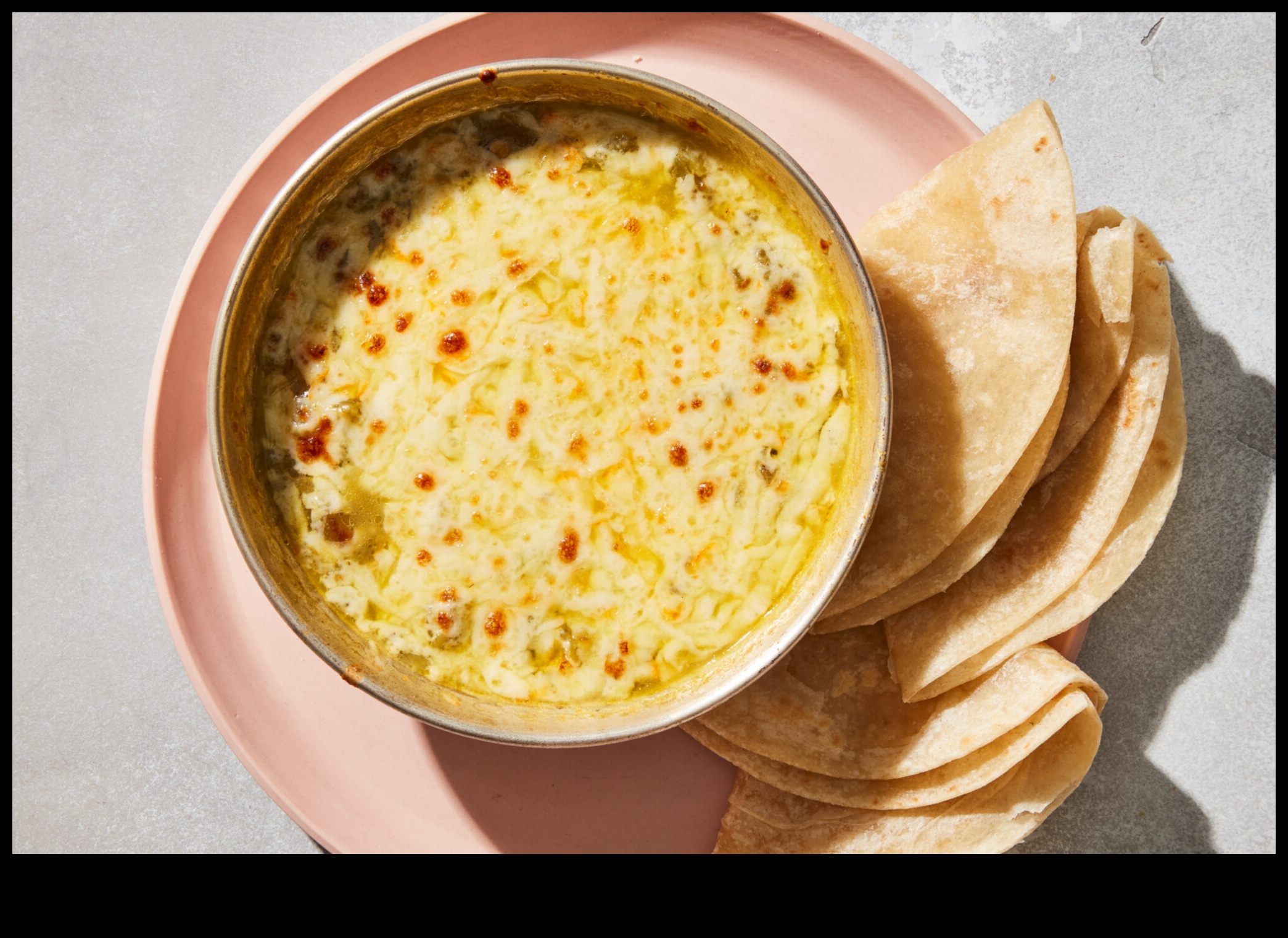 Chronicles Chile Con Queso: צלל לתוך מטבלי גבינה מקסיקניים